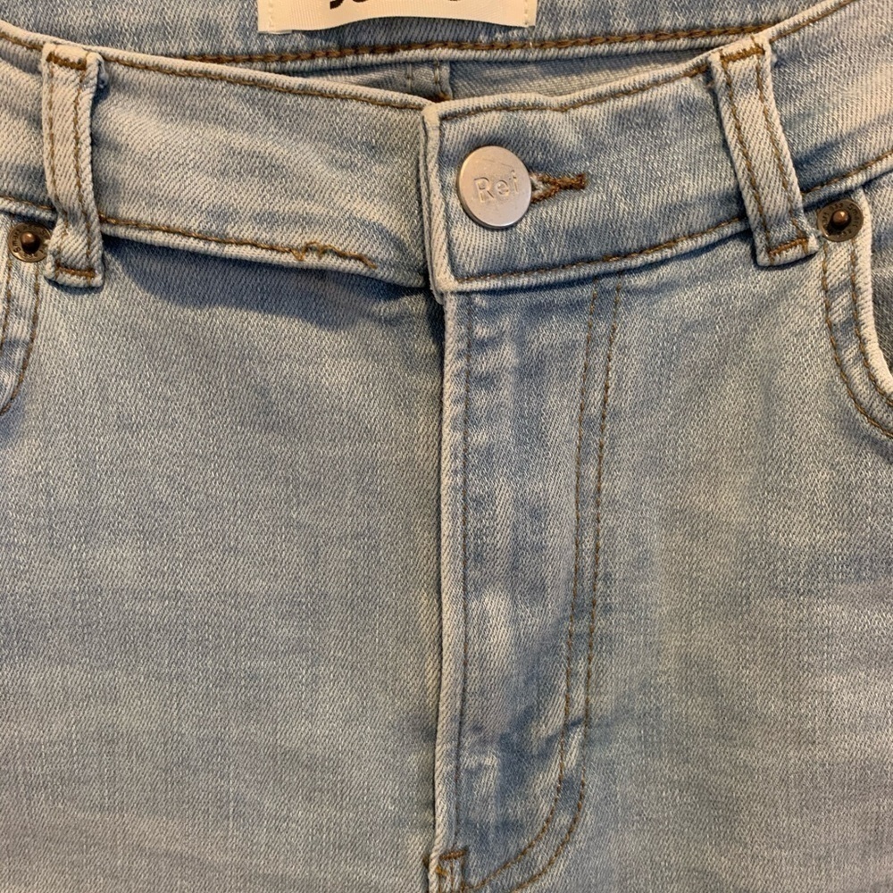 Reformation Light Wash High Rise str Leg. Size 26.​​​​​​​​​​​​​​​​​​​​ - Picture 3 of 7